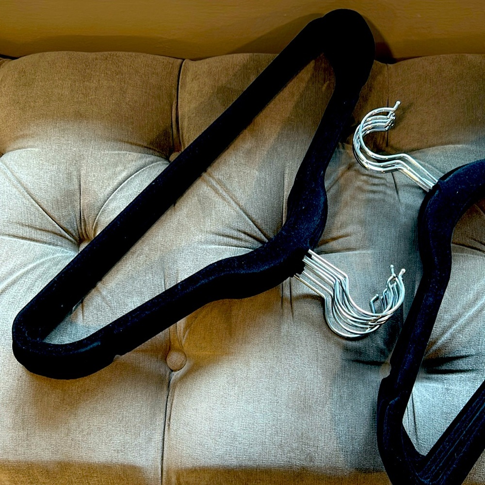 Set of 20 velvet hangers